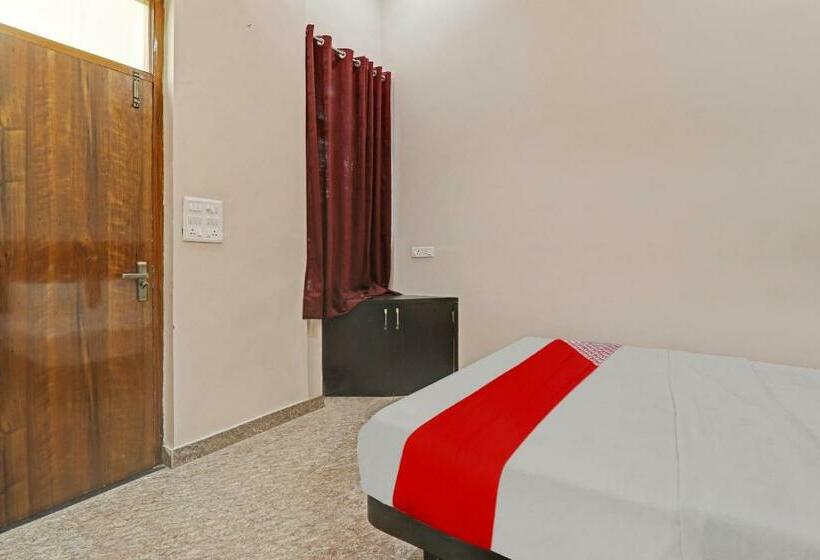 اتاق کلاسیک سه تخته, Flagship M V Rooms