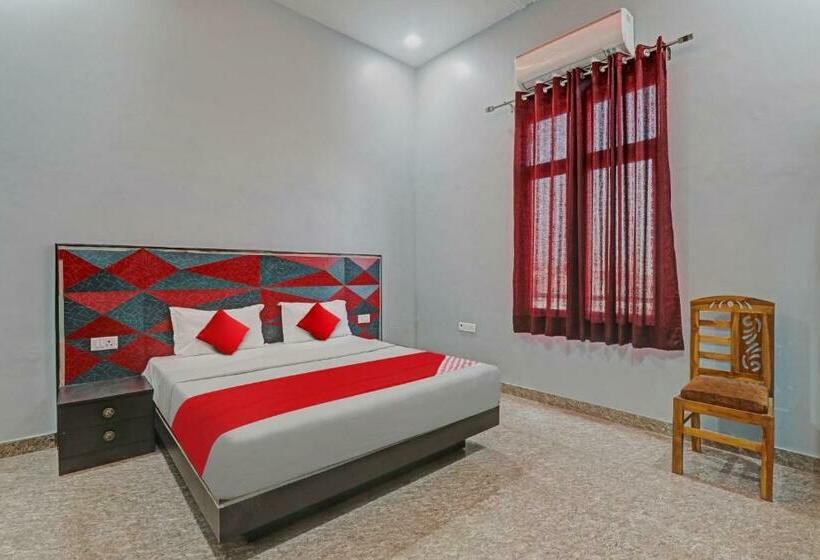 اتاق کلاسیک سه تخته, Flagship M V Rooms