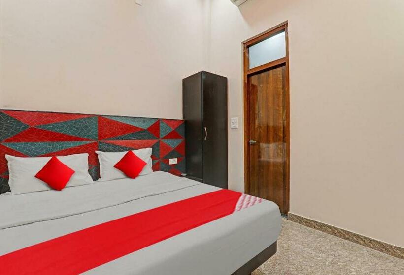 اتاق کلاسیک سه تخته, Flagship M V Rooms