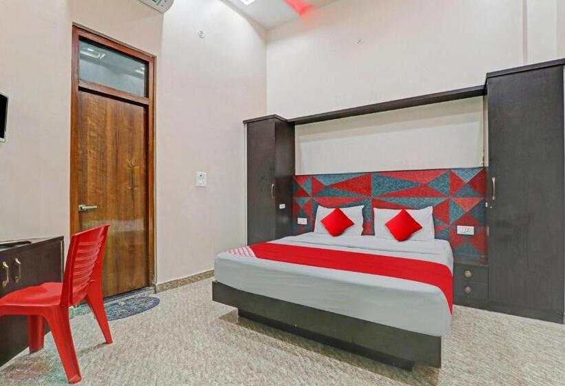 اتاق کلاسیک سه تخته, Flagship M V Rooms