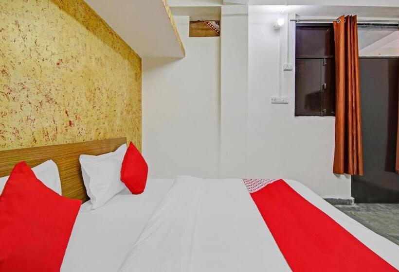 اتاق کلاسیک سه تخته, Flagship Hotel Royal 18