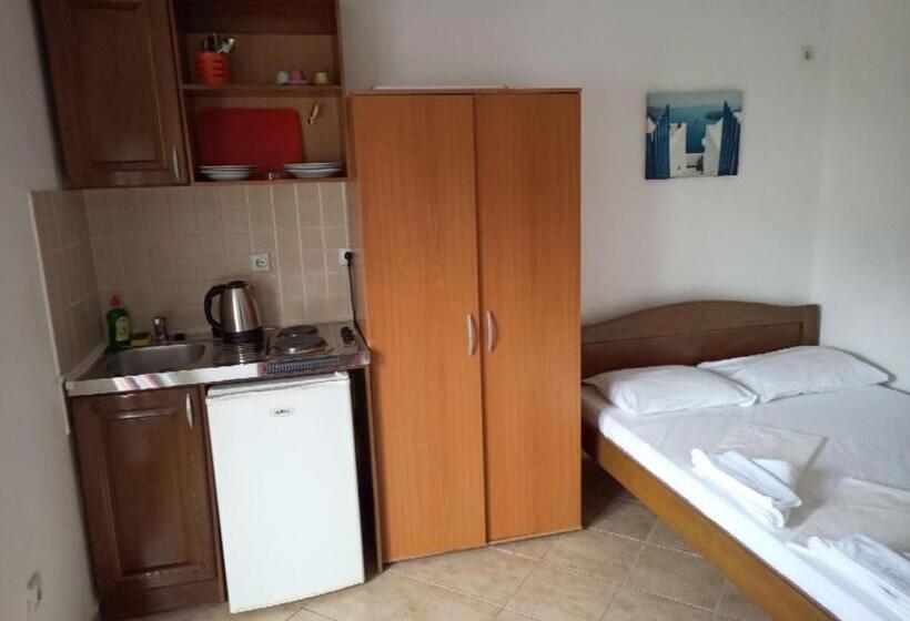 اتاق استاندارد سه تخته با چشم‌انداز, Apartments Normannia