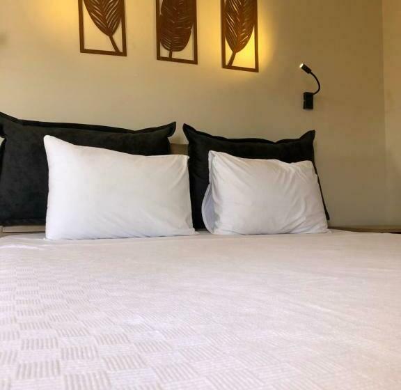 דירת חדר נוף לים, Pinna Home