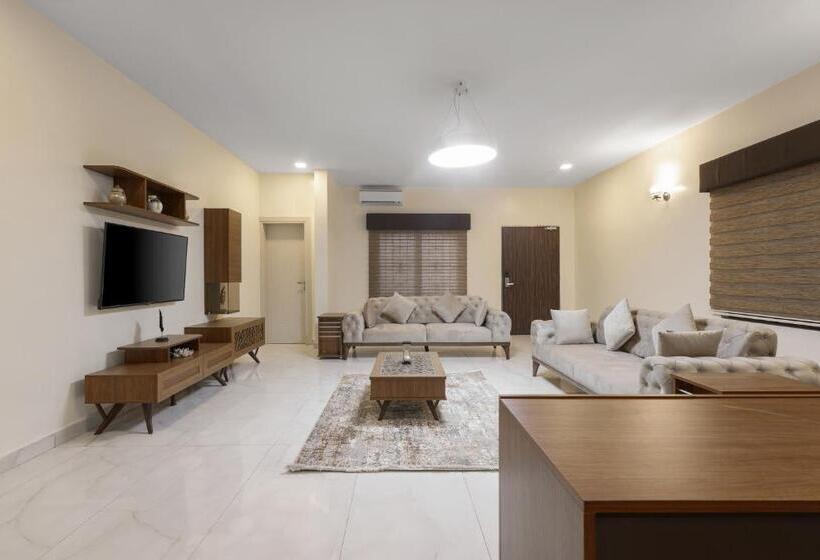 Deluxe Suite King Bed, Bkt Cribs   Apartments & Suites