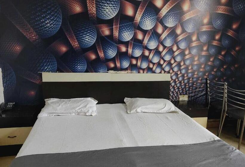 豪华三人间, Oyo Best Stay