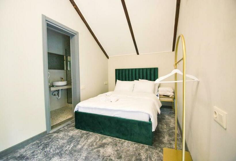 اتاق استاندارد, Park Resort Mtirala National Park