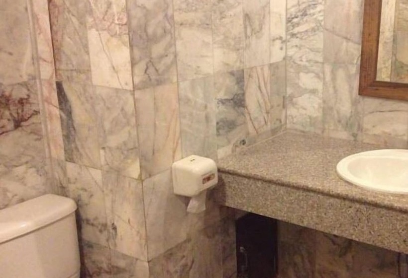 Quarto Estandar, Baan Busaba