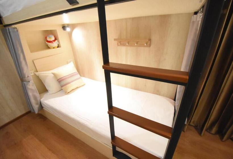 Bed in Shared Room with Shared Bathroom, Silom Forest Exclusive Residence