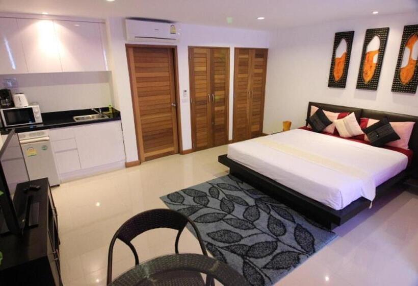 プールビュースタンダードステューディオ, Tropical Sea View Residence