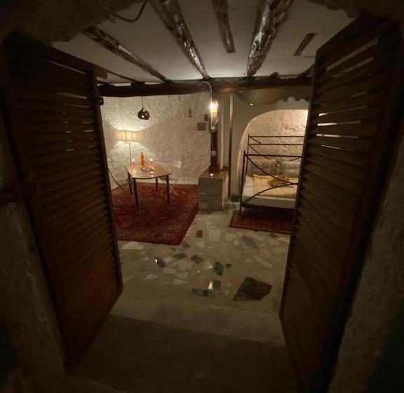 اتاق لوکس, Shotgun Hostel & Guesthouse