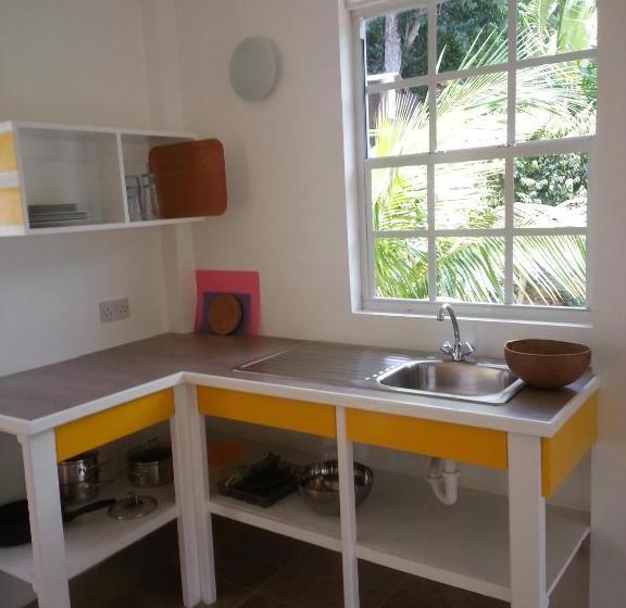 استودیوی استاندارد, Mango Garden Cottages