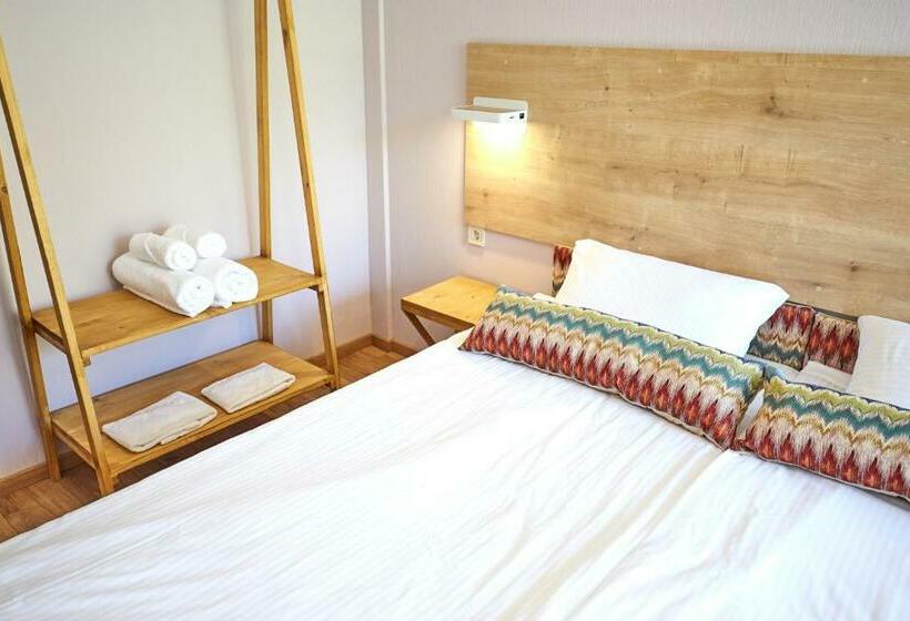 اتاق استاندارد با چشم‌انداز کوهستان, Nika Vacheishvili S Guest House