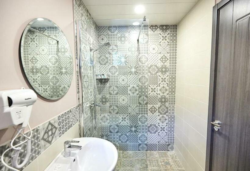 اتاق استاندارد با چشم‌انداز کوهستان, Nika Vacheishvili S Guest House
