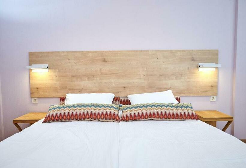 اتاق استاندارد با چشم‌انداز کوهستان, Nika Vacheishvili S Guest House