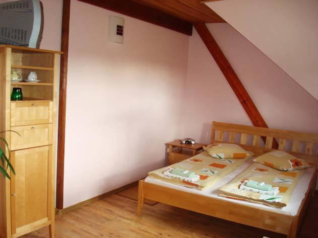 اتاق استاندارد, Sanders Motel