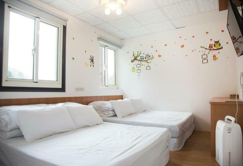اتاق استاندارد چهار تخته, Deep Forest Inn