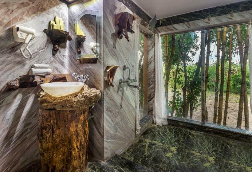 발코니가 있는 스위트, Lohagarh Corbett Resort