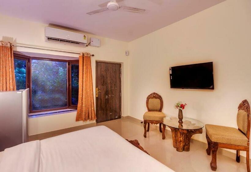 디럭스 룸 킹사이즈 침대, Lohagarh Corbett Resort