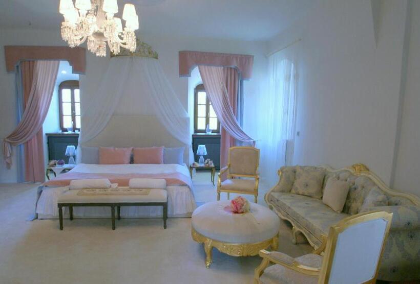Люкс Повышенной Комфортности, Theresia Chateau   Bernolákovo