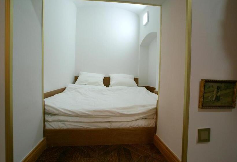 Четырехместный Номер Стандарт, Theresia Chateau   Bernolákovo