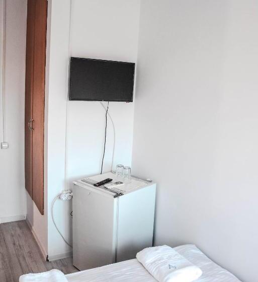 اتاق اکونومی, Almaville Mamaia