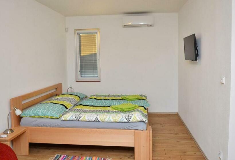 가든 전망 스위트, Apartmány Přítluky