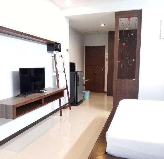 اتاق لوکس, Benjamas Place