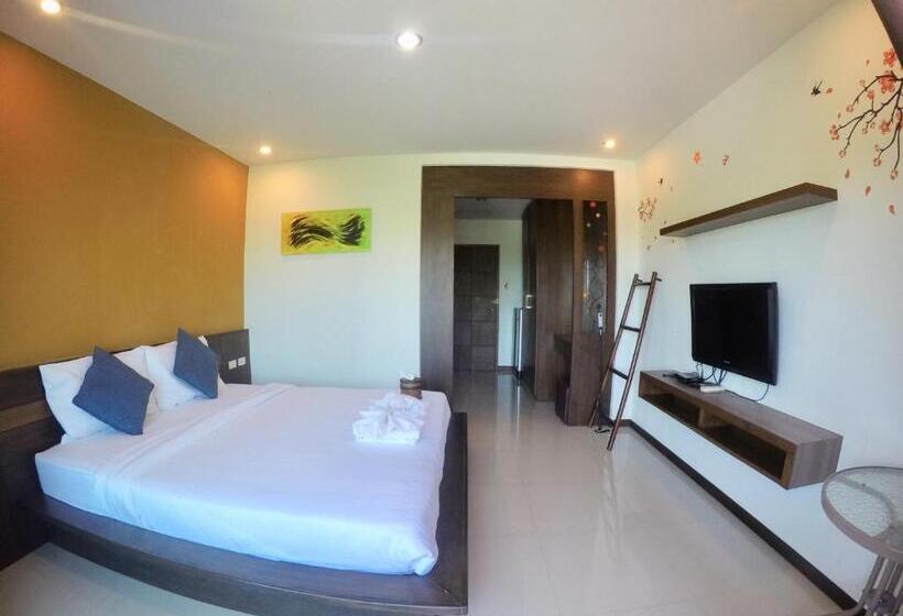 اتاق لوکس, Benjamas Place