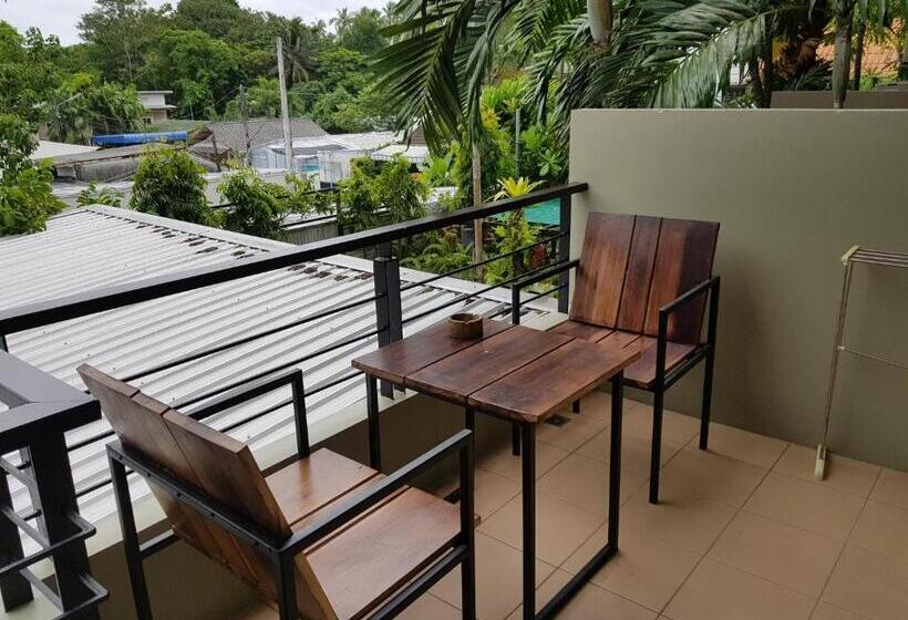 اتاق لوکس با تخت بزرگ, Benjamas Place