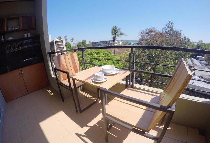 اتاق لوکس با تخت بزرگ, Benjamas Place