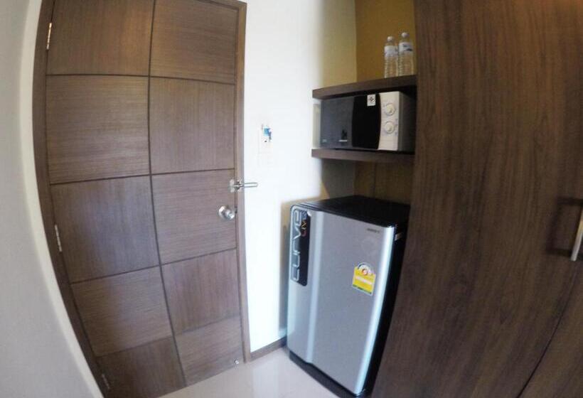اتاق لوکس با تخت بزرگ, Benjamas Place
