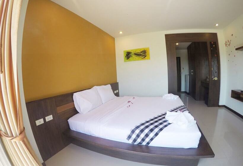 اتاق لوکس, Benjamas Place