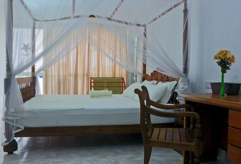 اتاق استاندارد با چشم‌انداز دریا, Edelweiss Resort