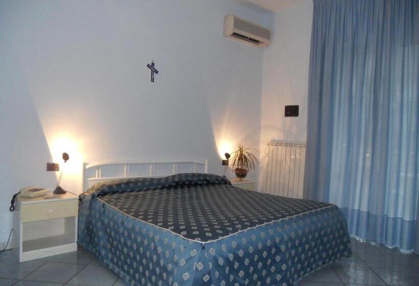 اتاق راحتی یک تخته, Maison Raphael