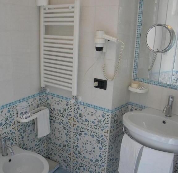اتاق راحتی یک تخته, Maison Raphael