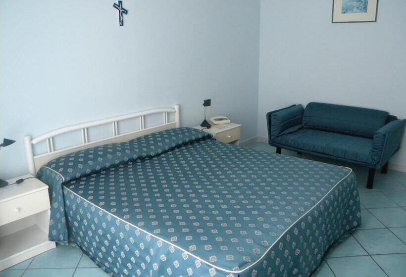 اتاق راحتی یک تخته, Maison Raphael