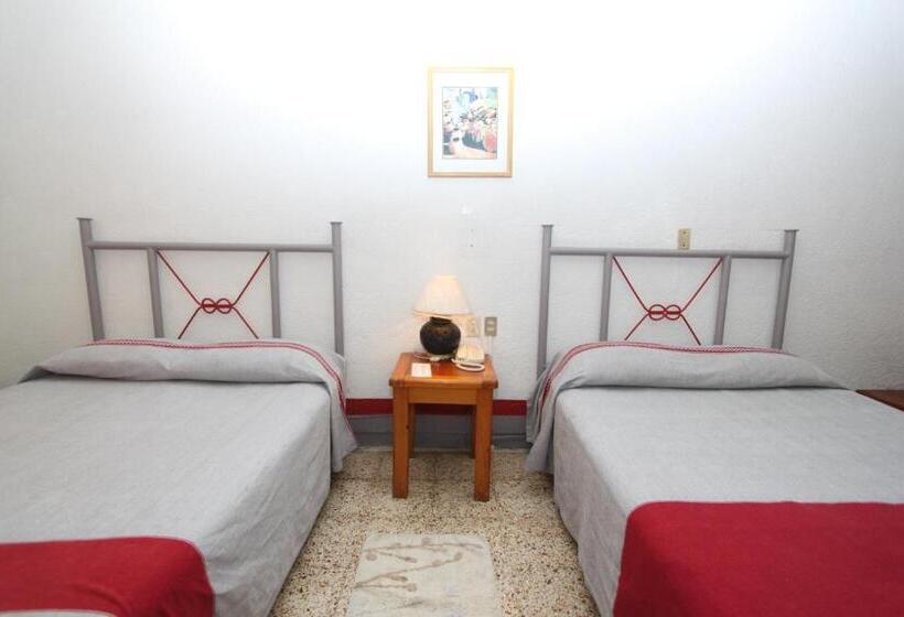 Habitación Triple Estándar, Posada El Cid