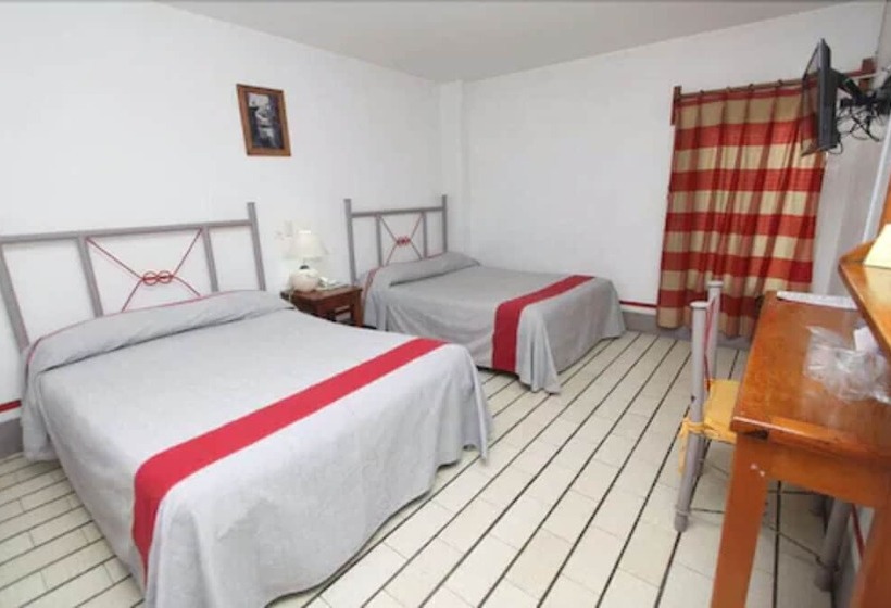 Habitación Triple Estándar, Posada El Cid