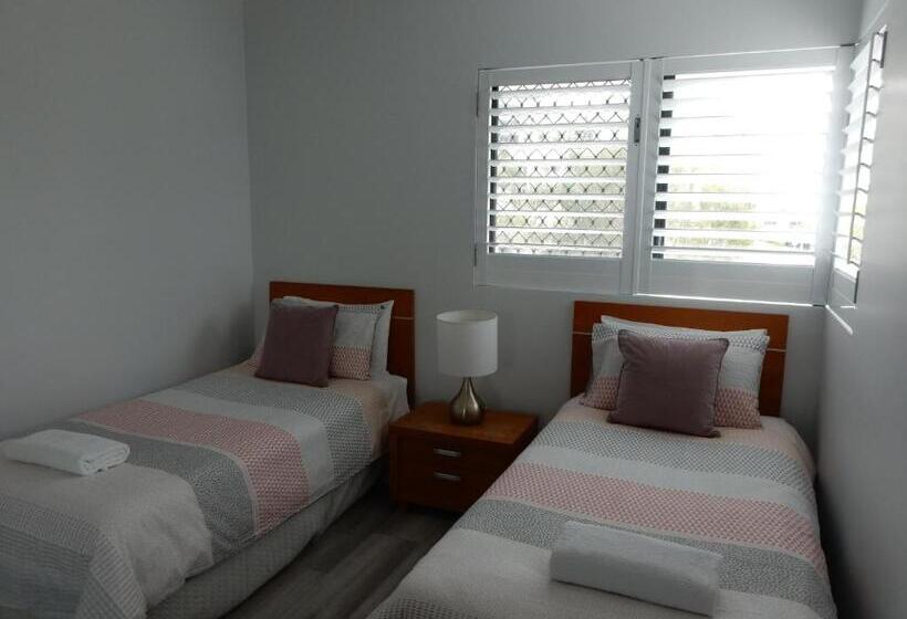 Апартаменты 3 Спальни, Mariners Resort