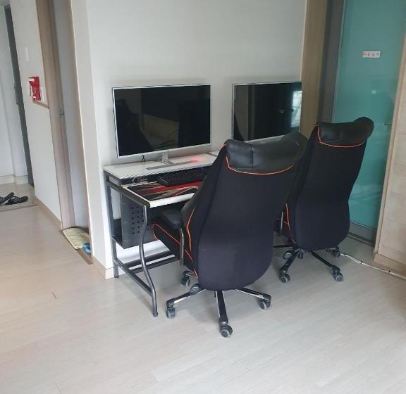 Family Suite, R&t