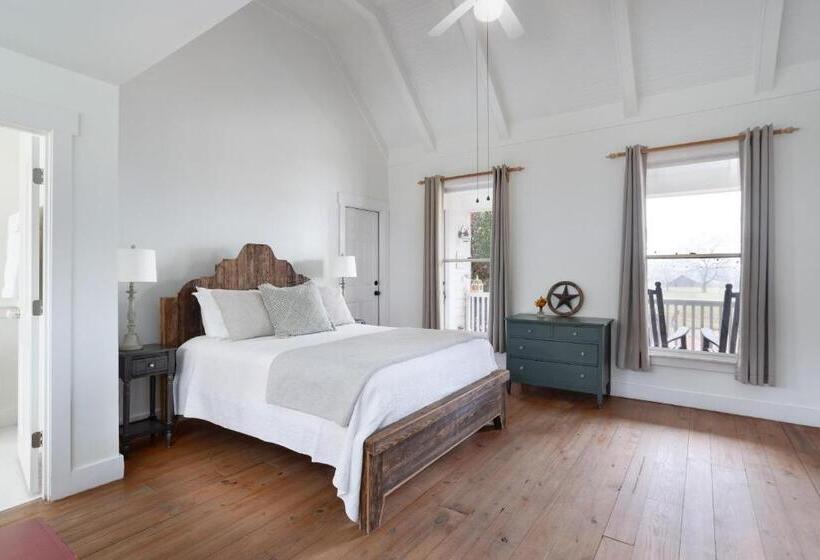스위트, The Farmhouse Inn