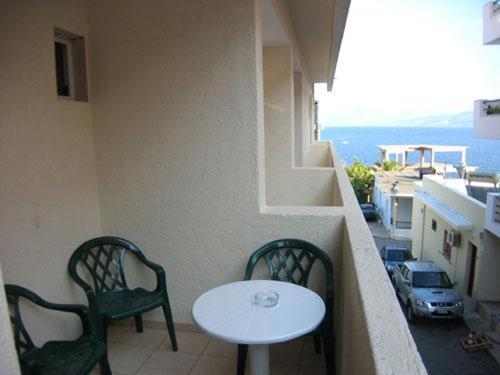 استودیوی استاندارد, Creta