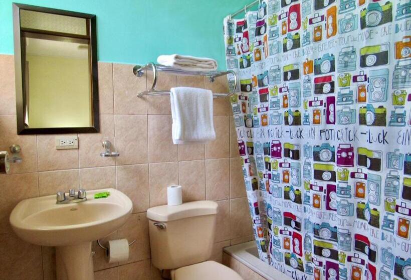 اتاق خانوادگی, La Guaria Inn & Suites