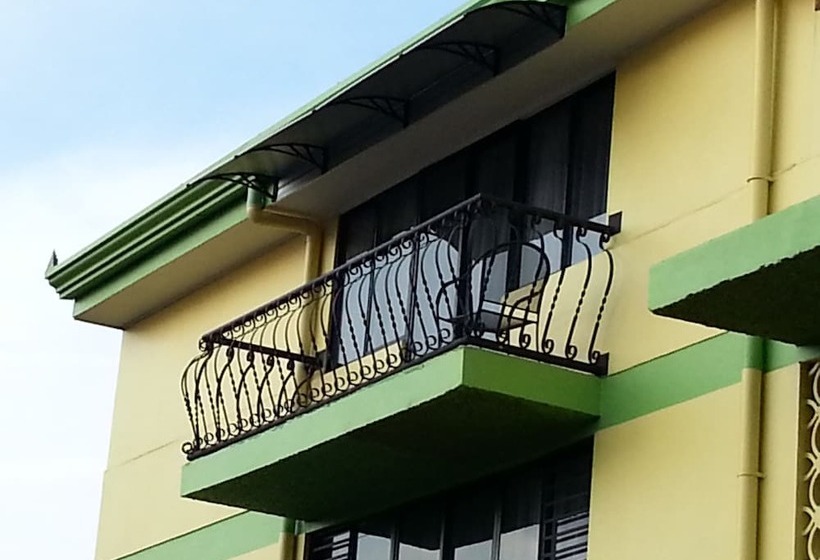 اتاق سوپریور چهار تخته, La Guaria Inn & Suites