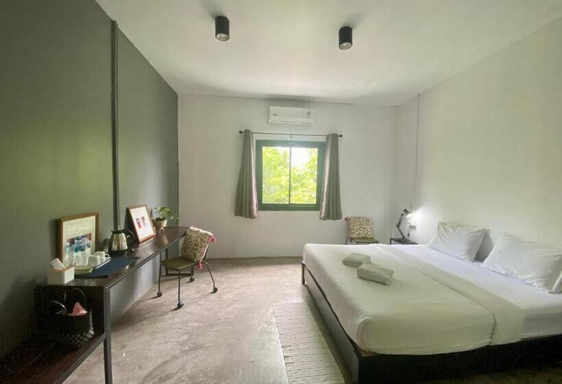 디럭스 룸, Nokhook House