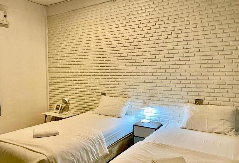 스탠다드 룸, Nokhook House