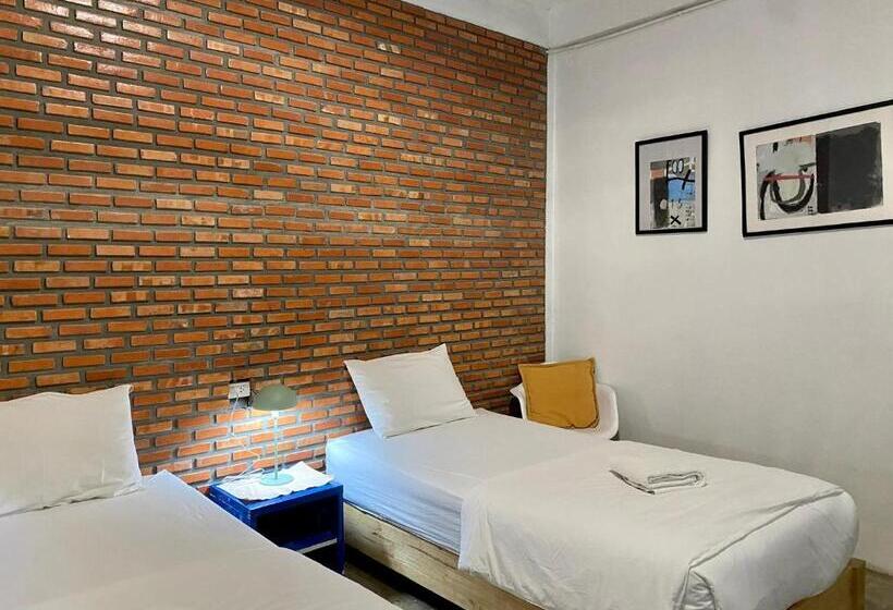 스탠다드 룸, Nokhook House