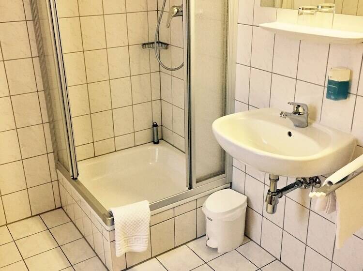Номер Economy, Amadeus Boutique Hotel Deutscher Hof Inn & Suites