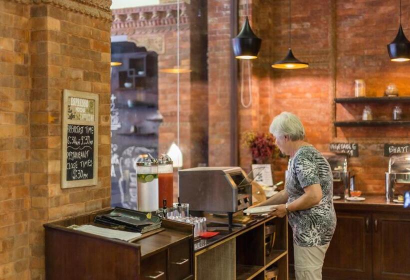 اتاق لوکس با بالکن, Dahlia Boutique