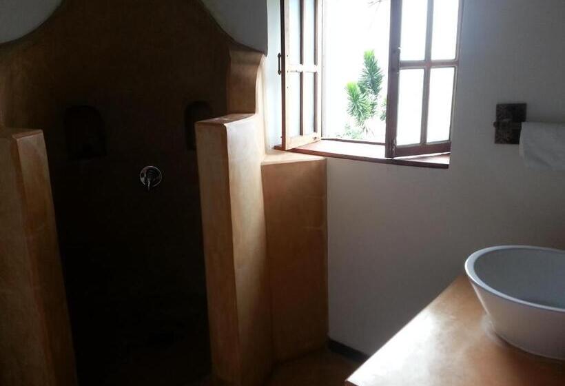 اتاق استاندارد, Hiliki House